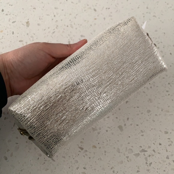 NWT LOFT Snake Print Metallic Gold Cosmetic Case - Picture 6 of 8